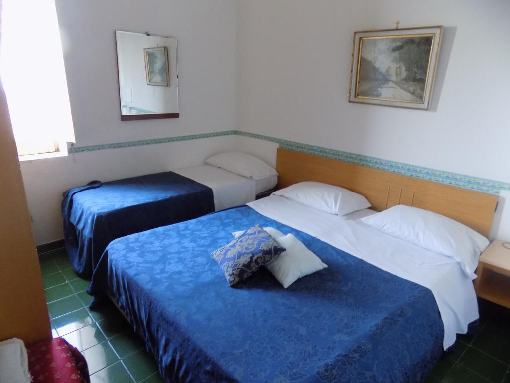 O' Funaro Massa Lubrense Room photo