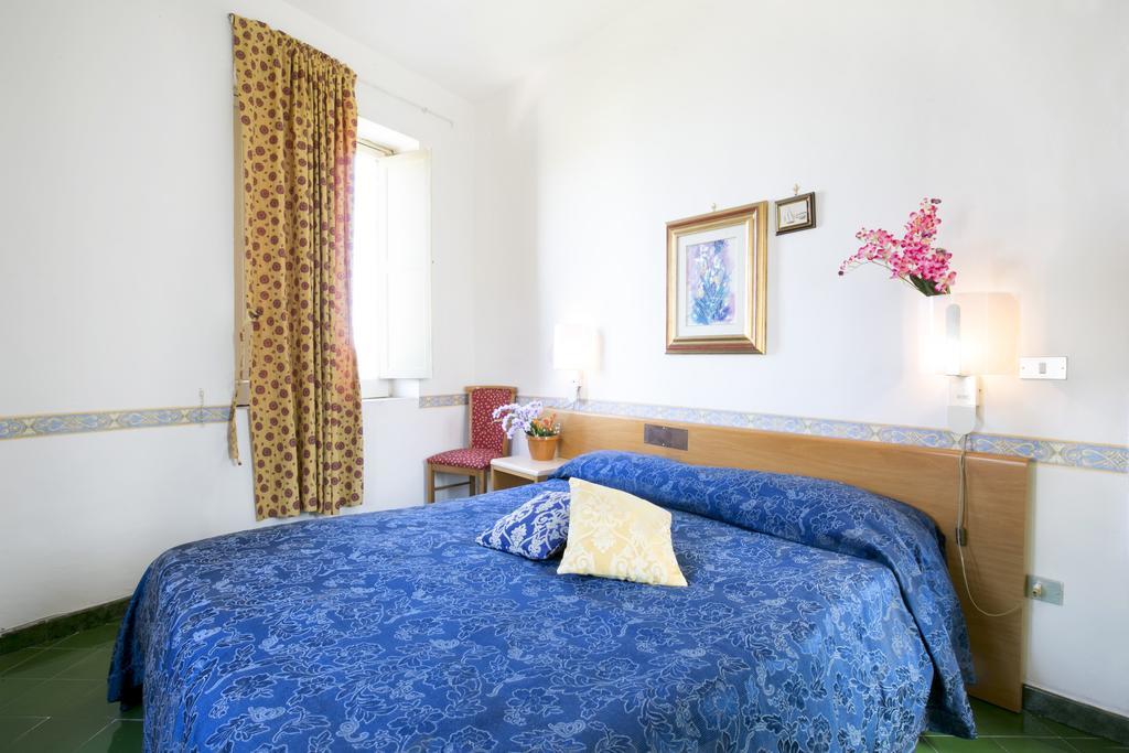 O' Funaro Massa Lubrense Room photo